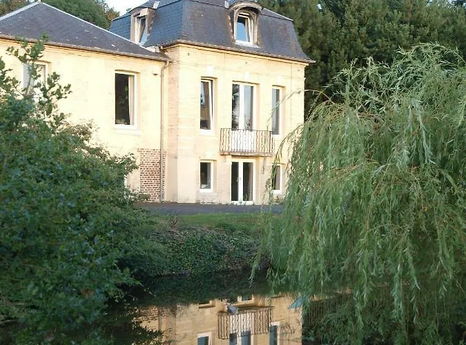D'hotes Entre Deux Rives Bed & Breakfast 4*