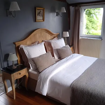 D'hotes Entre Deux Rives Bed & Breakfast 4*