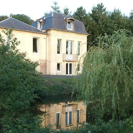 D'hotes Entre Deux Rives Bed & Breakfast 4*